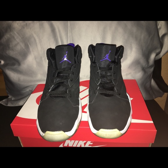 Jordan’s Size 11 - Picture 5 of 5